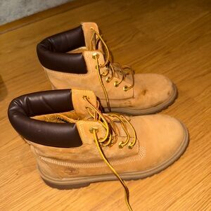 Timberland Tan and Brown Boots with Nubuck Leather and Padded Collar